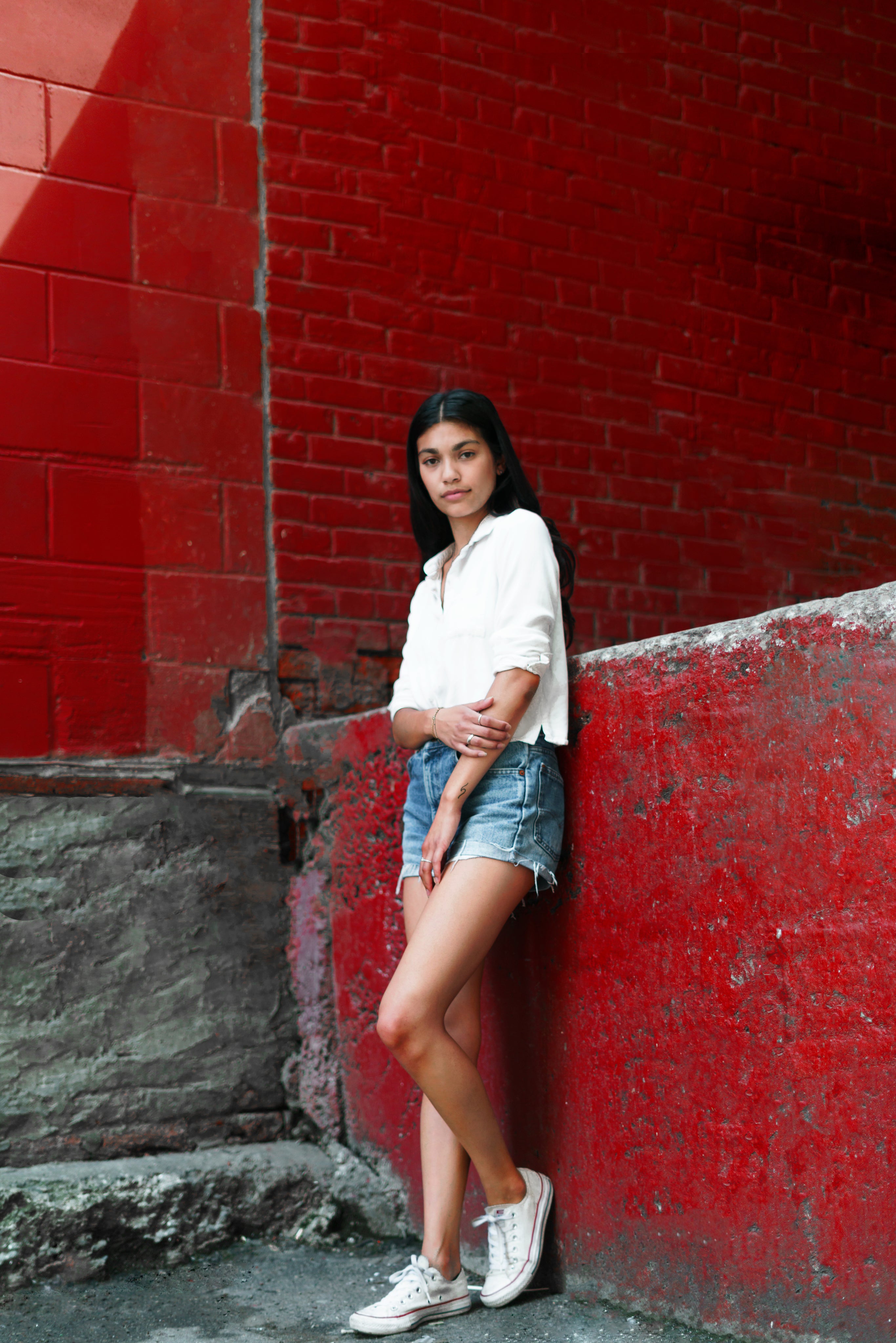files/fashionable-woman-downtown.jpg